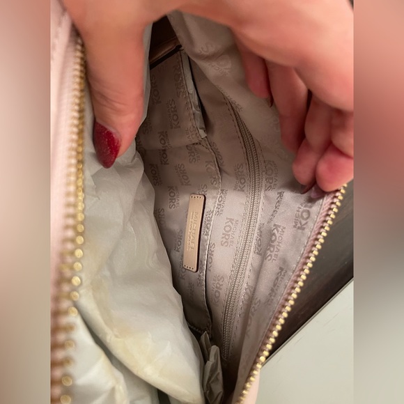 Michael Kors Pink Grayson Medium Bag - Picture 2 of 11